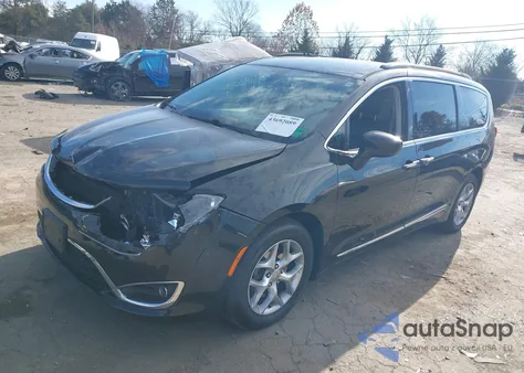 2017 Chrysler Pacifica Touring-L z USA, uszkodzony, nr VIN 2C4RC1BG0HR668154